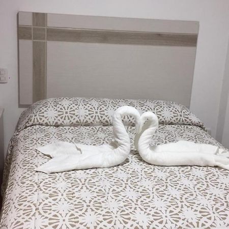 Hostal Victoria Лима Экстерьер фото